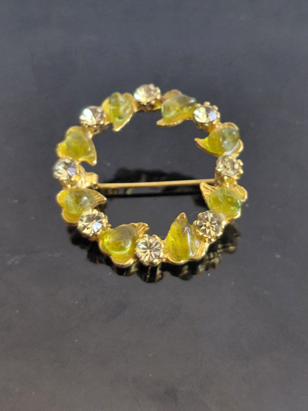 MC Circle Yellow  Heartshape Cabashon Crystal Rhinestones Brooch Pin